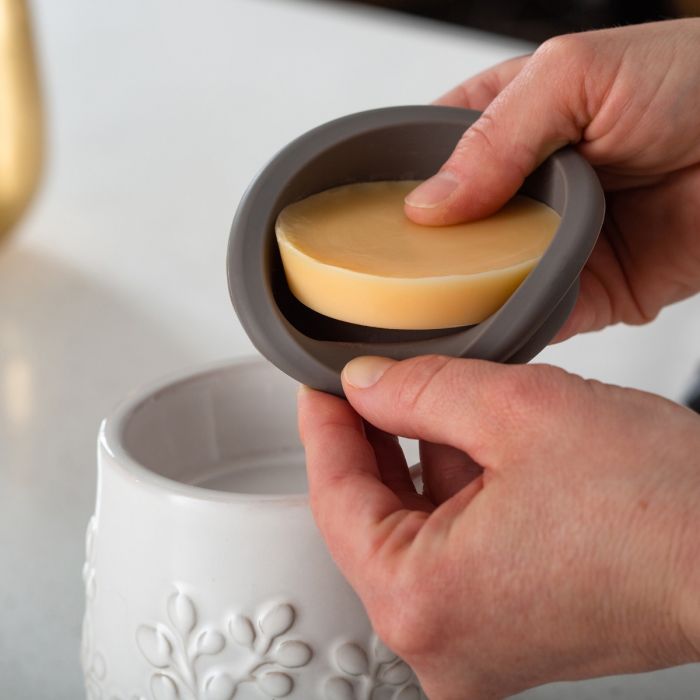 Candle Warmer with removable silicone cup